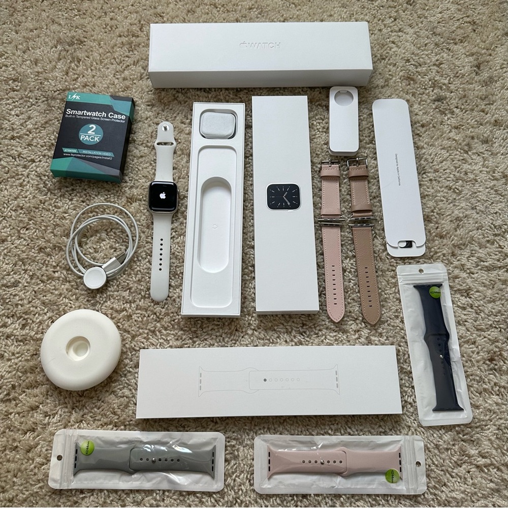 VGUC Apple Watch Series 6 44mm Silver Stainless Model with White Sport Band